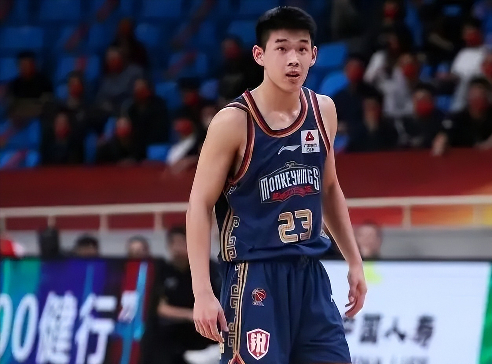  CBA常规赛战况：波尔图防线稳固，上海海港进攻受阻，凯恩成最佳